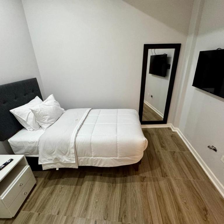 Departamento nuevo, lujoso y espacioso - Four-Bedroom Deluxe Apartment - 16