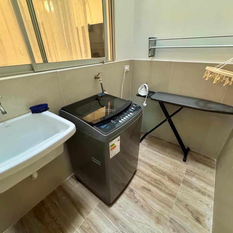 Departamento nuevo, lujoso y espacioso - Three-Bedroom Deluxe Apartment - 1