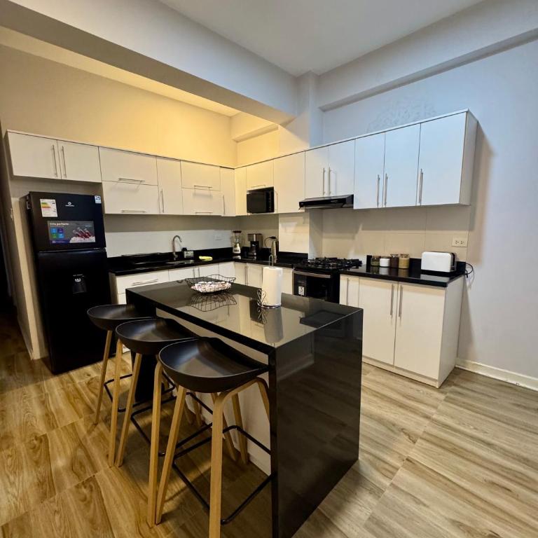 Departamento nuevo, lujoso y espacioso - Three-Bedroom Deluxe Apartment - 13