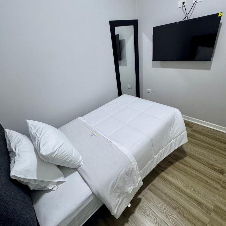 Departamento nuevo, lujoso y espacioso - Three-Bedroom Deluxe Apartment - 16