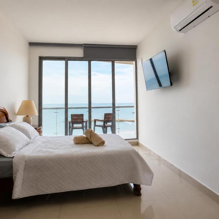 Beachfront Apt en Marbella - Two-Bedroom Apartment with Sea View - 5