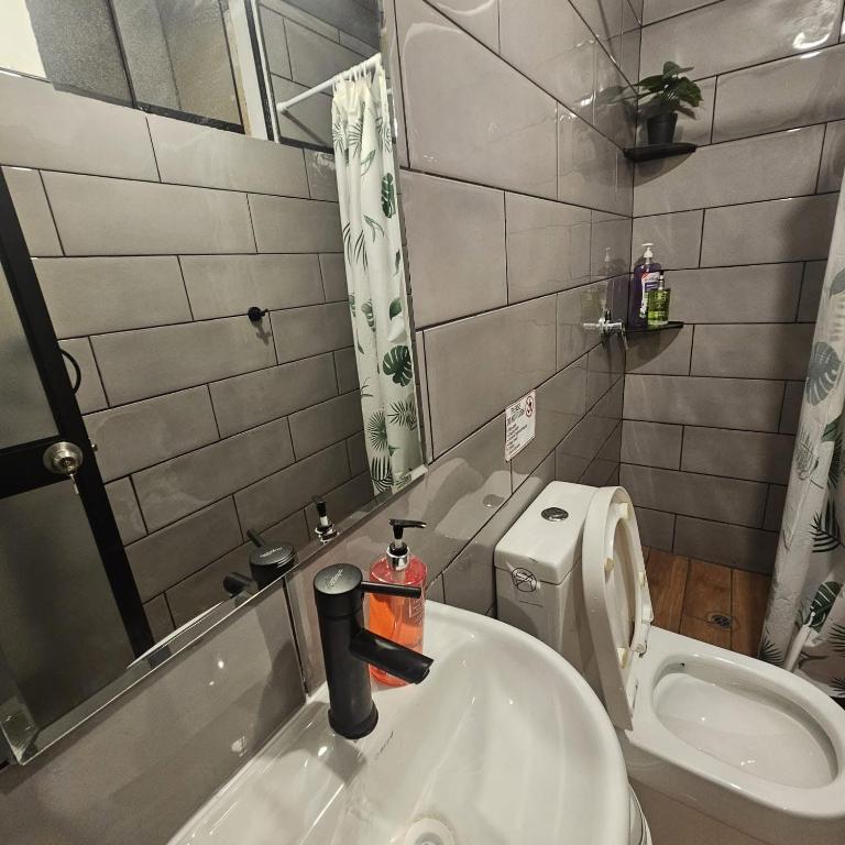 Lima Airport Hostel - FREE AIRPORT PICK UP - Habitación Individual con baño privado - 31