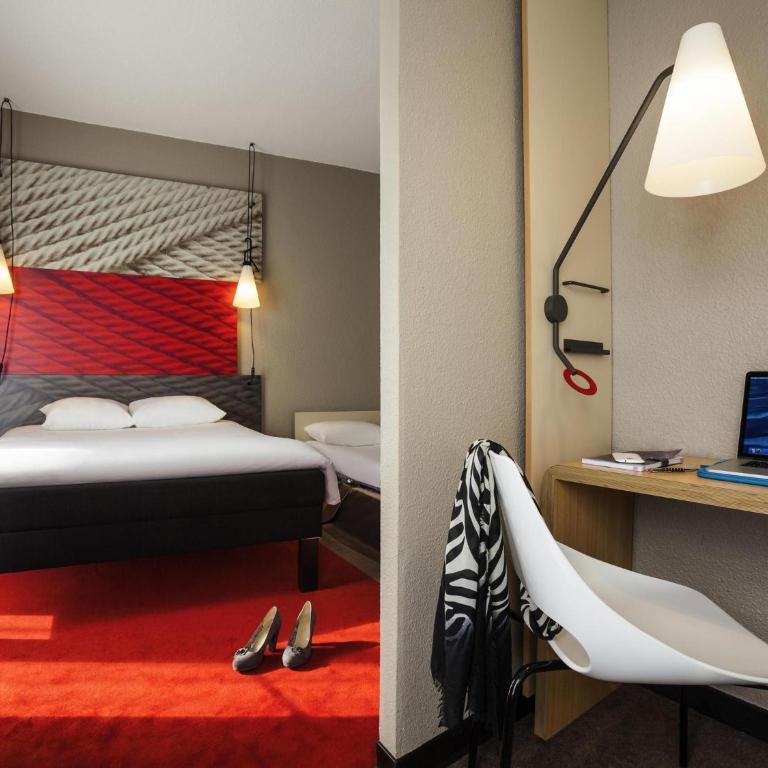 ibis Paris Gare De L'Est TGV - Chambre Double Standard avec 1 Lit Double et 1 Lit Simple Lit - Non-Fumeurs - 1