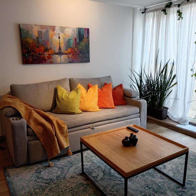 Esencia Reforma-Depa con mini balcón y parking - Two-Bedroom Apartment - 2