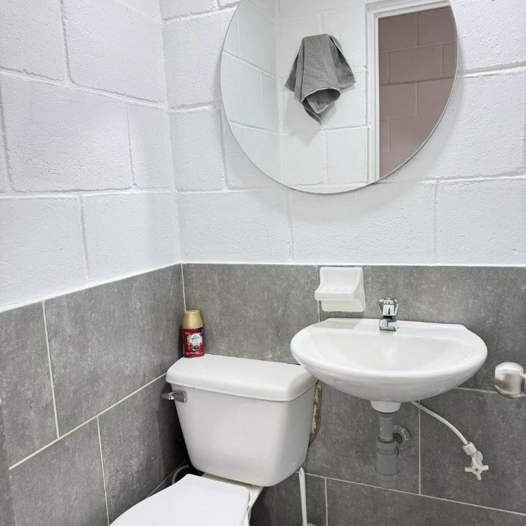Apto Moderno 2 Hab , Sala Amplia , Tranvía 5 min - One-Bedroom Apartment - 5