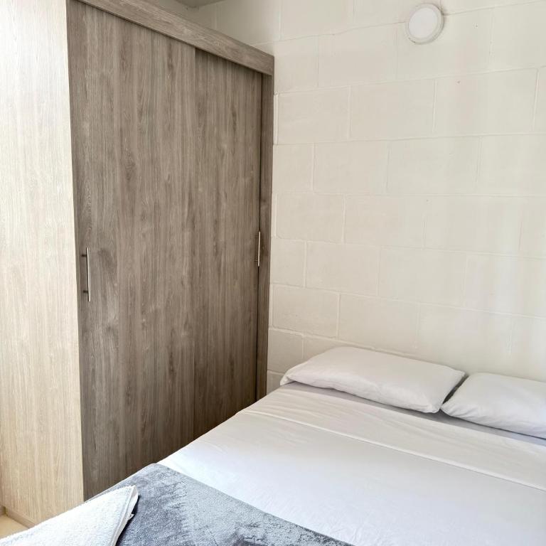 Apto Moderno 2 Hab , Sala Amplia , Tranvía 5 min - One-Bedroom Apartment - 7