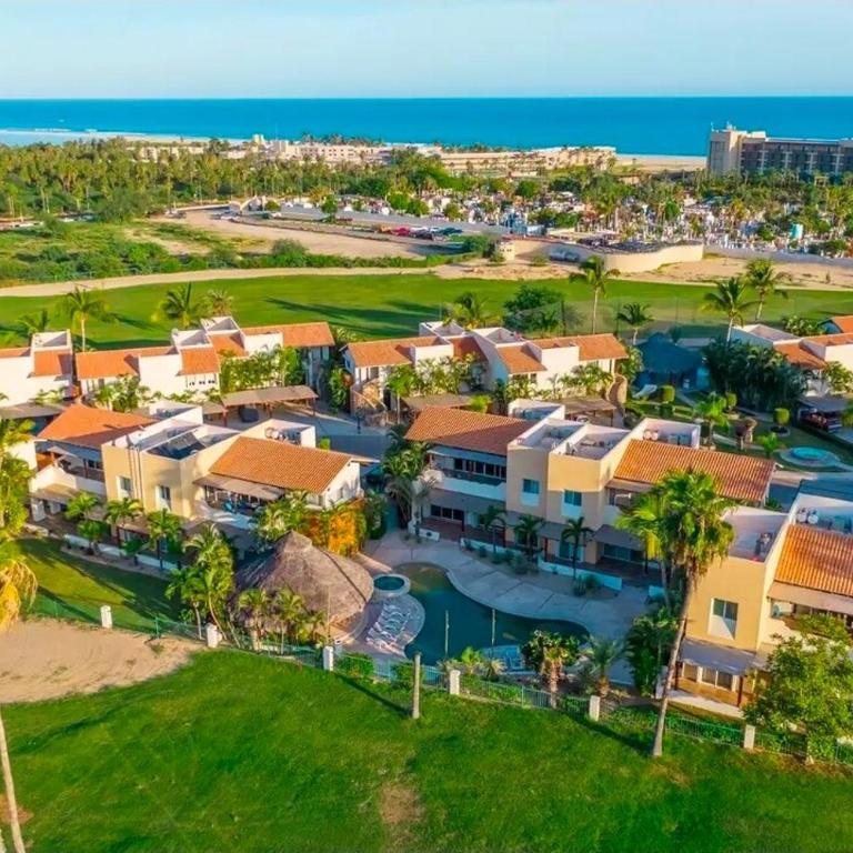 Beautiful house with a pool, golf course, and beach - Villa mit 3 Schlafzimmern - 5