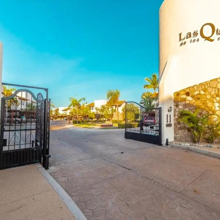 Beautiful house with a pool, golf course, and beach - Villa mit 3 Schlafzimmern - 8