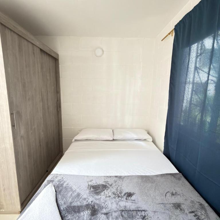 Apto Moderno 2 Hab , Sala Amplia , Tranvía 5 min - One-Bedroom Apartment - 14
