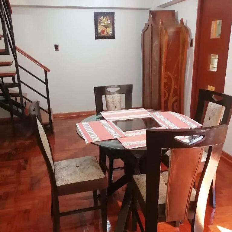 Allin Samana duplex iluminado 5 min from Plaza de Armas - Three-Bedroom Apartment - 15
