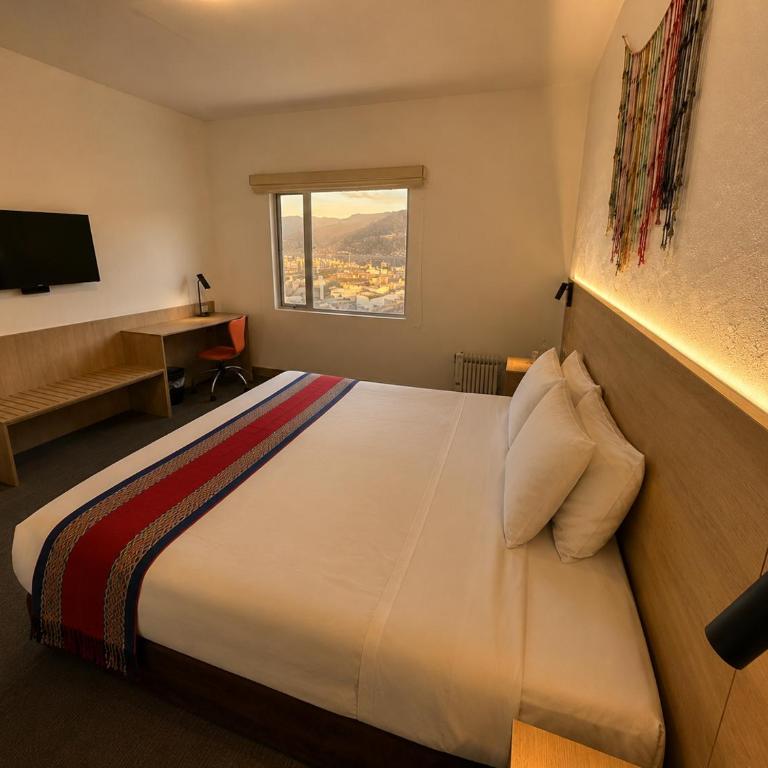 Ecoterra Essentials San Blas - Habitación con cama extragrande y bañera de hidromasaje - 2