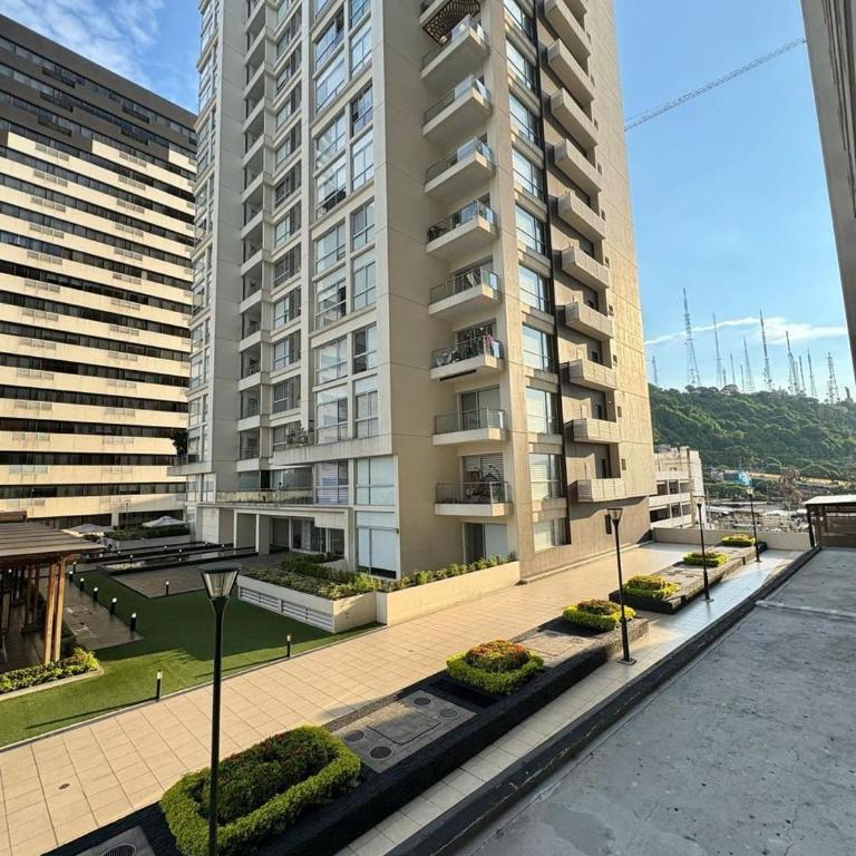 Departamento Privado frente al río - Puerto Santa Ana - Two-Bedroom Deluxe Apartment with Garden View - 9