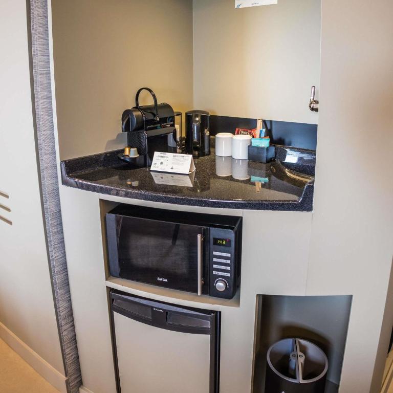 Novotel Suites Rouen Normandie - Premium Superior Room with One Double Bed - 3