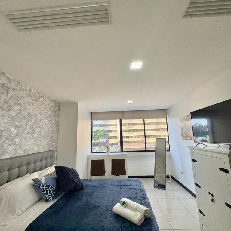 Departamento Privado frente al río - Puerto Santa Ana - Two-Bedroom Deluxe Apartment with Garden View - 11