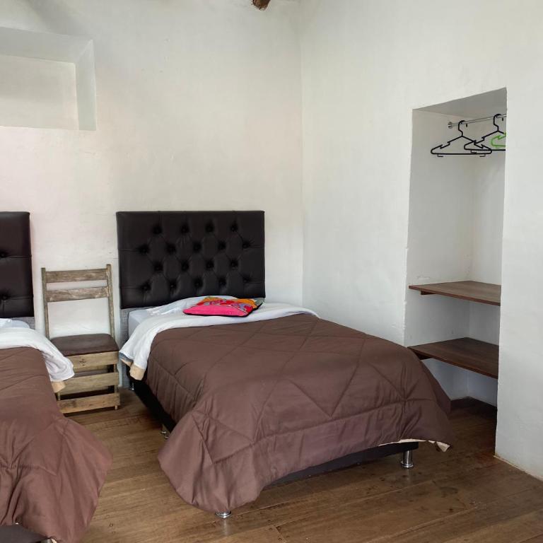 Auquis Hostel - Double Room with Shared Bathroom - 11