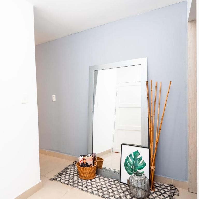 Ideal Home - One-Bedroom Apartment - 2