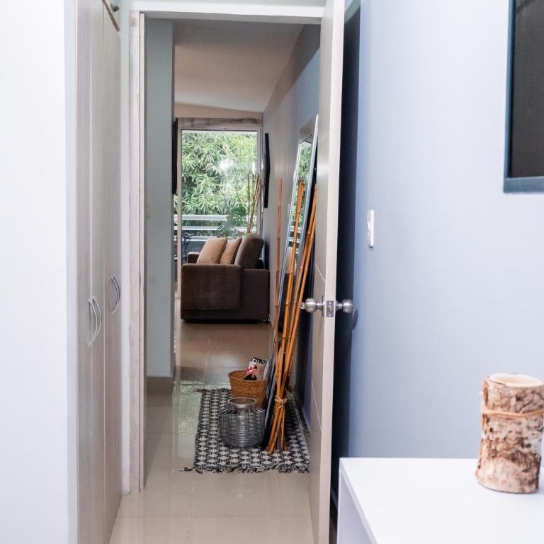 Ideal Home - One-Bedroom Apartment - 5