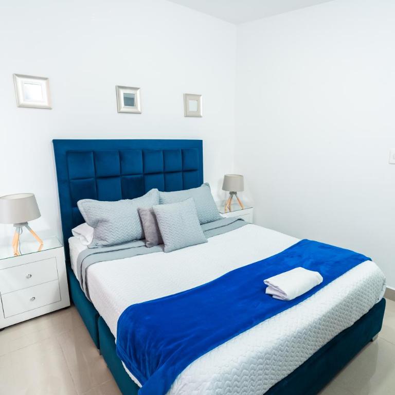 Ideal Home - One-Bedroom Apartment - 6