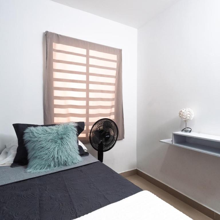 Ideal Home - One-Bedroom Apartment - 12