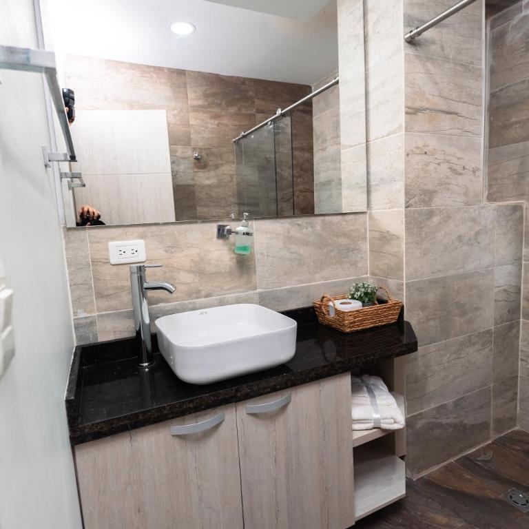 Ideal Home - One-Bedroom Apartment - 13