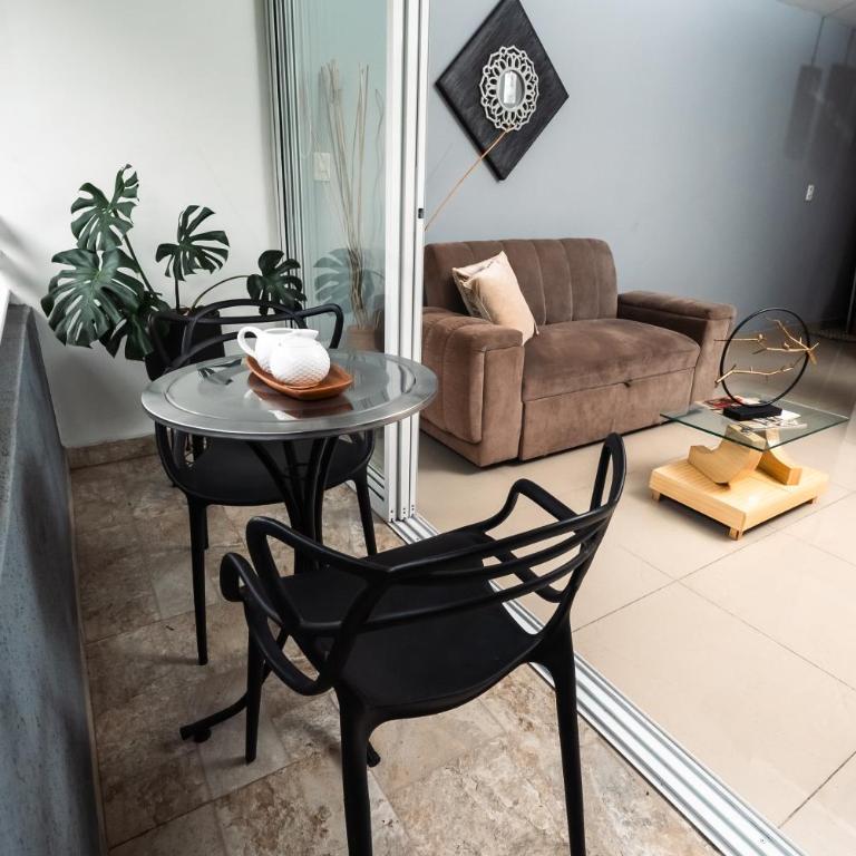 Ideal Home - One-Bedroom Apartment - 17