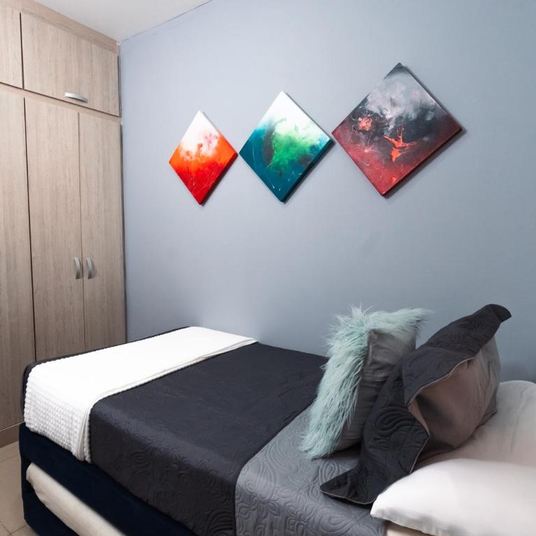 Ideal Home - One-Bedroom Apartment - 20