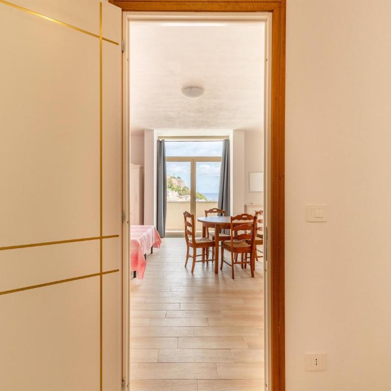 Con vista mare, terrazza, aria condizionata - Apartamento de 2 dormitorios - 23