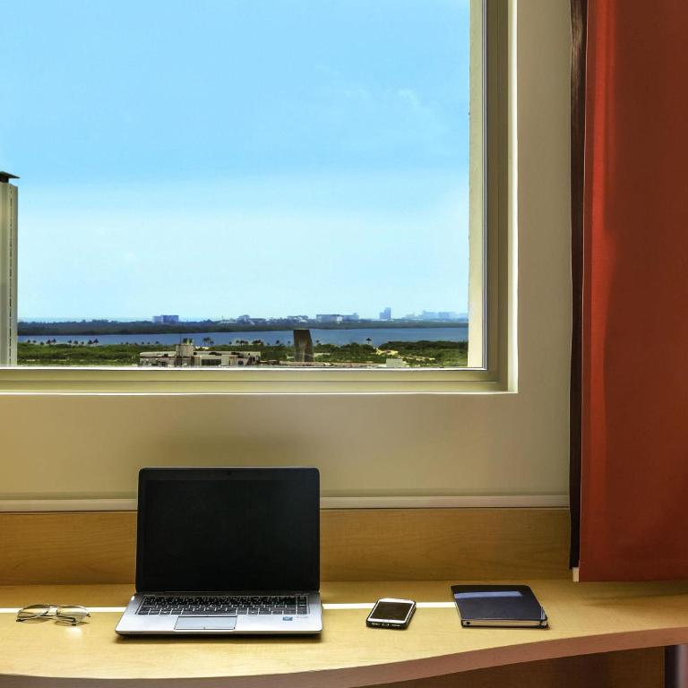 Ibis Cancun Centro - Double Room with Lagoon View - 2