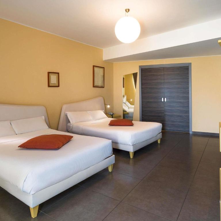 ibis Styles Catania Acireale - Camera Superior con 2 Letti Singoli - 5