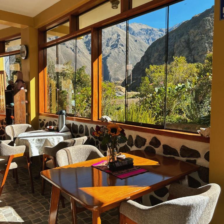 SARA GARDEN LODGE Ollantaytambo - Family Room with Balcony - 4