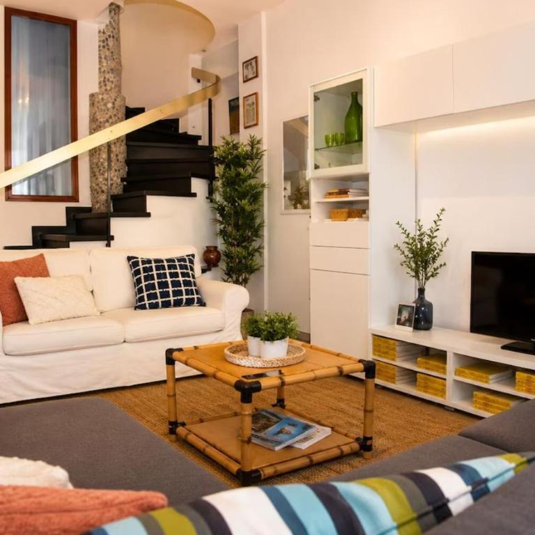 Comfy & quiet Few min to Beach & Trails & Train - Appartamento con 2 Camere da Letto, Balcone e Terrazza - 7