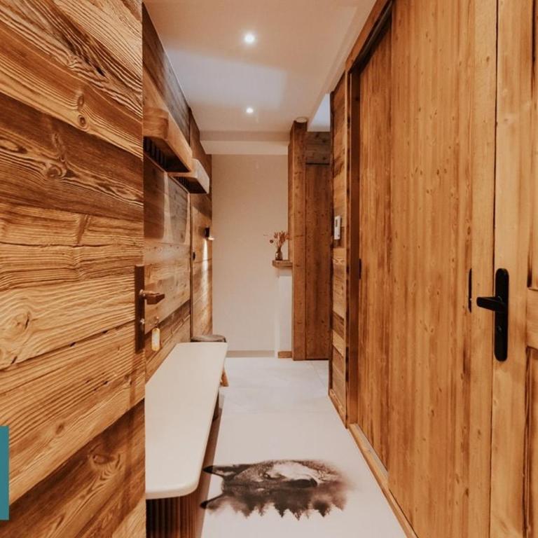 CH A 01 - Le Refuge de la Meute – Votre repaire d’exception au cœur des Arves - Appartement Supérieur avec Sauna - 14
