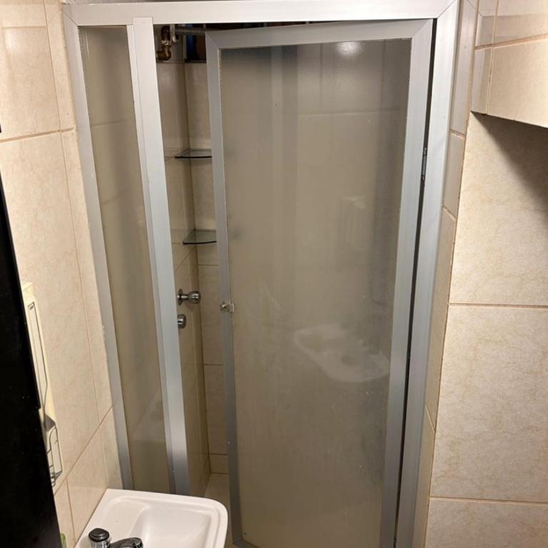 Cuarto Amoblado Miraflores - One-Bedroom Apartment - 5