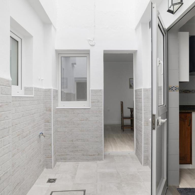 Casa Grande en el Centro de Conil - Apartment with Terrace - 11