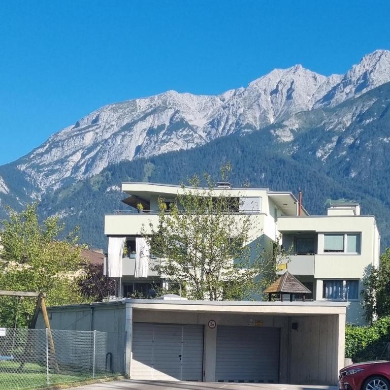 Mountain View Apartment Spacious Stay with 2 Parking - Apartment mit Blick auf die Berge - 1
