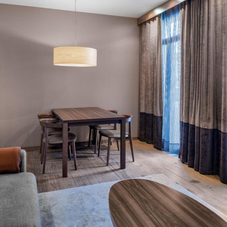 Hotel AC Baqueira Ski Resort, Autograph Collection - One-Bedroom Twin Suite with Sofa Bed and Mountain View - 2