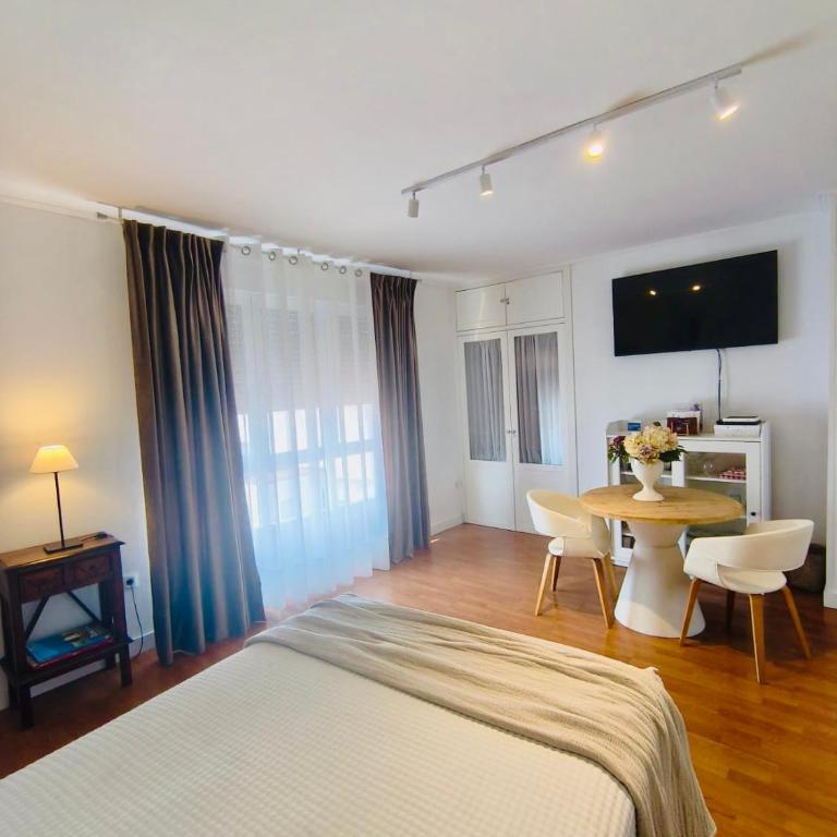 Ático Luz de Córdoba Station parking free center city - Deluxe Studio mit Kingsize-Bett - 2