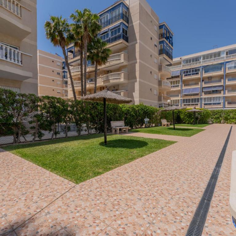 Apartamento con piscina, terraza y vistas al mar en Arenales del Sol - Appartement - 18