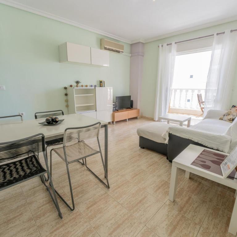 Apartamento con piscina, terraza y vistas al mar en Arenales del Sol - Appartement - 12