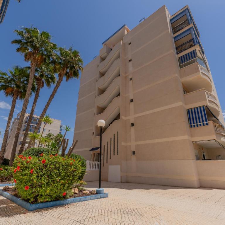Apartamento con piscina, terraza y vistas al mar en Arenales del Sol - Appartement - 22