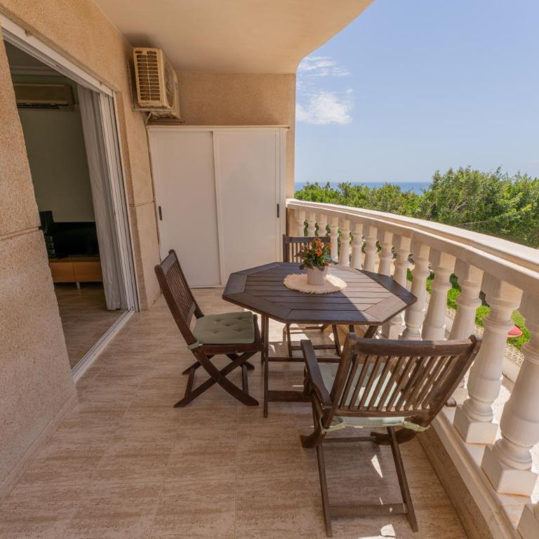 Apartamento con piscina, terraza y vistas al mar en Arenales del Sol - Appartement - 3