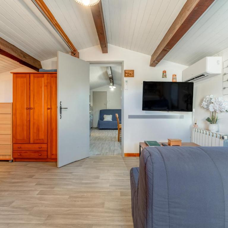 La Maison Fleurie - Appartement 1 Chambre Supérieur avec Balcon - 11