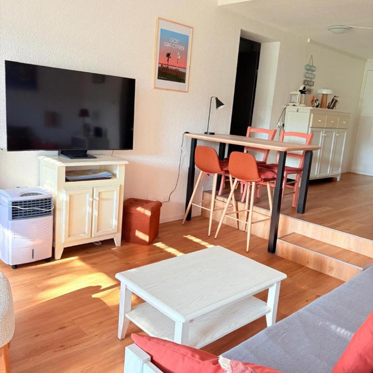 St Cyprien golf appart avec terrasse et piscine - Apartment - 6