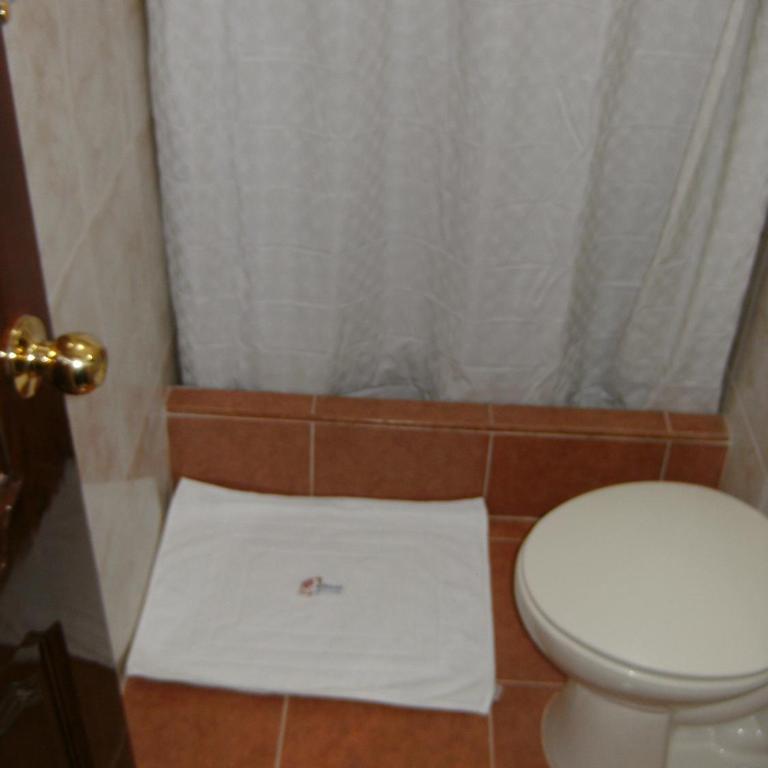 Hostal Fevilamir - Quadruple Room with Bathroom - 1
