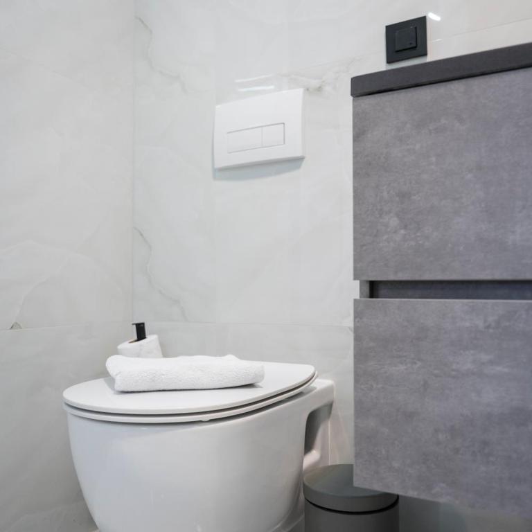 Apartments AMALFI Old Town FREE Parking - Appartement 2 Chambres de Luxe avec Vue sur le Jardin - 13