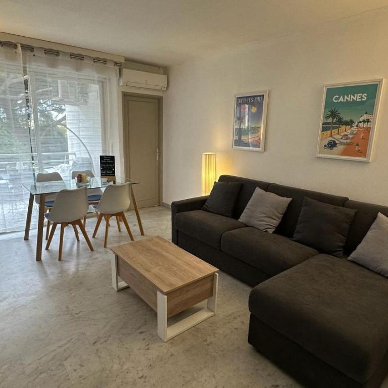 Seafront - beautiful flat with aircon and comfortable loggia - Appartement 1 Chambre - 33