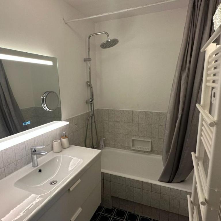 Seafront - beautiful flat with aircon and comfortable loggia - Appartement 1 Chambre - 35