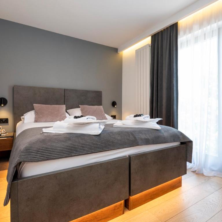 Apartments AMALFI Old Town FREE Parking - Appartement 2 Chambres de Luxe avec Vue sur le Jardin - 15