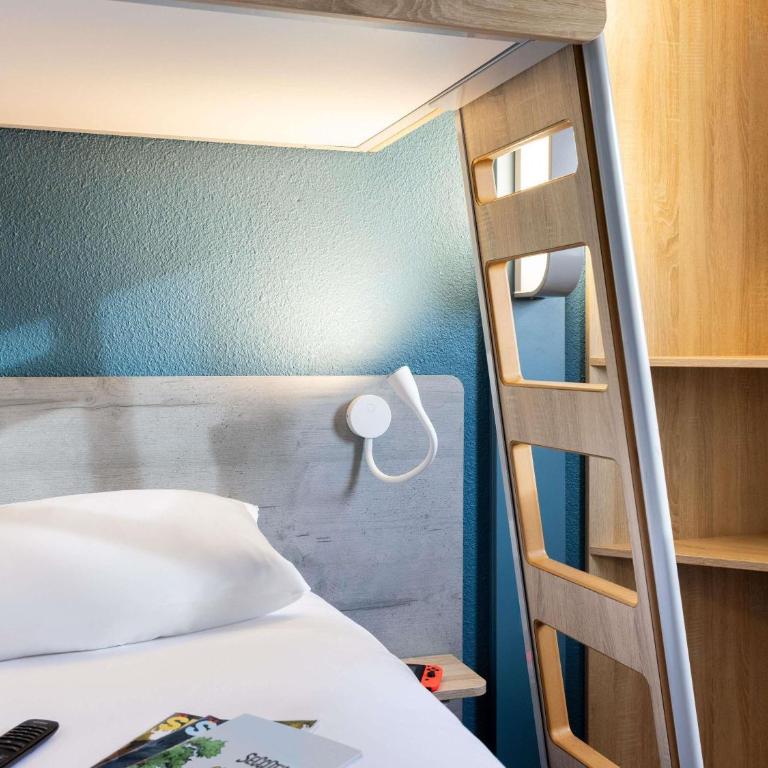 ibis budget Carcassonne La Cité - Chambre Triple avec 1 Lit Double et 1 Lit Superposé - 4