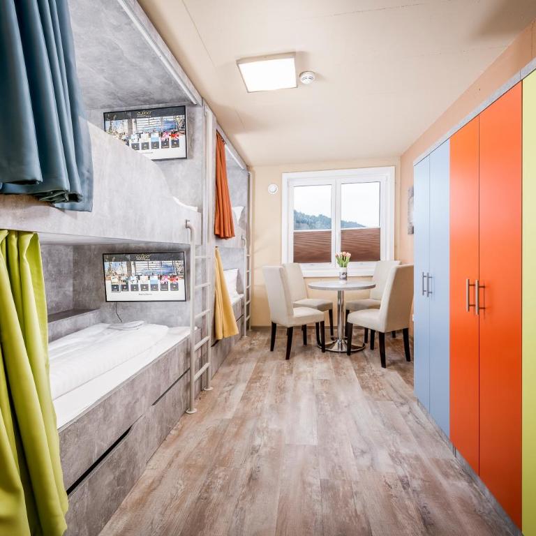 Cubo Sport & Art Hotel - Vierbettzimmer - 2